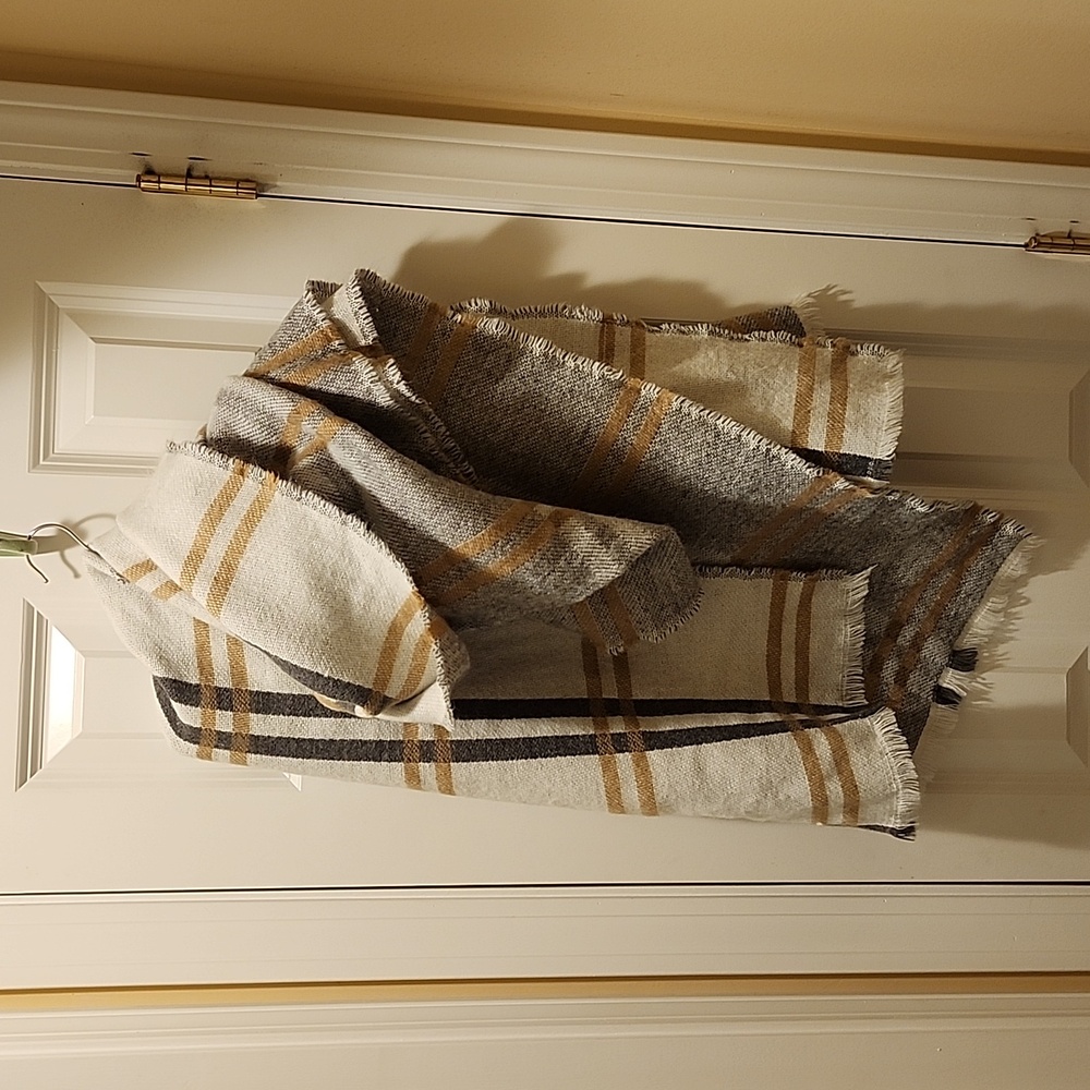LOFT Plaid Scarf/Wrap